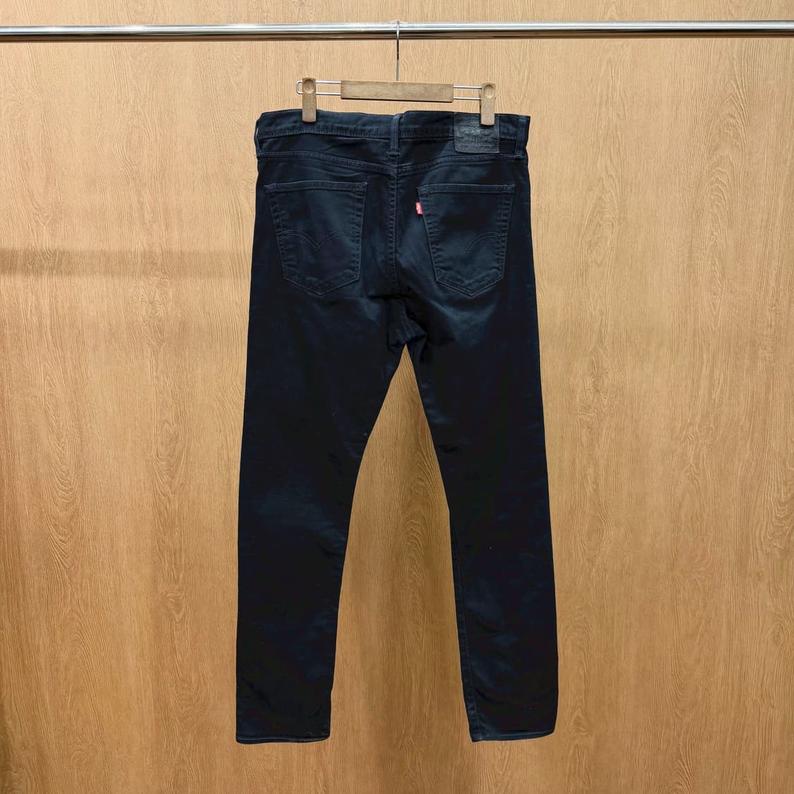 리바이스 510 데님 팬츠 5포켓 레드 로고 탭 디테일 스키니핏 블랙 상품이미지3