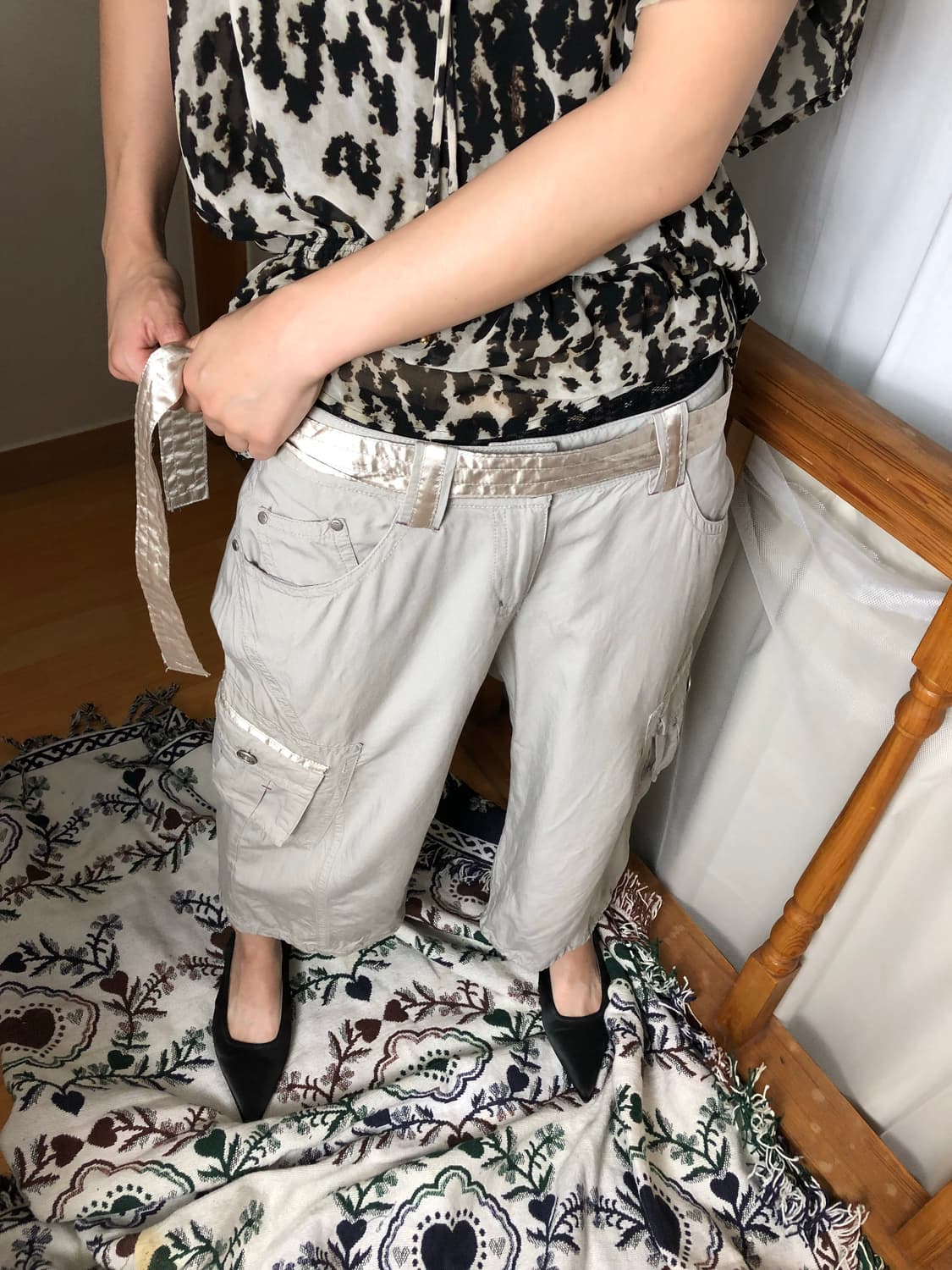 EDWIN / V Satin Belted Cargo Capris 상품이미지4