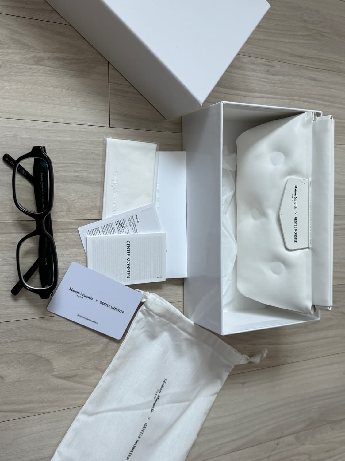 젠틀몬스터x마르지엘라 mm210 팝니다. 상품이미지2