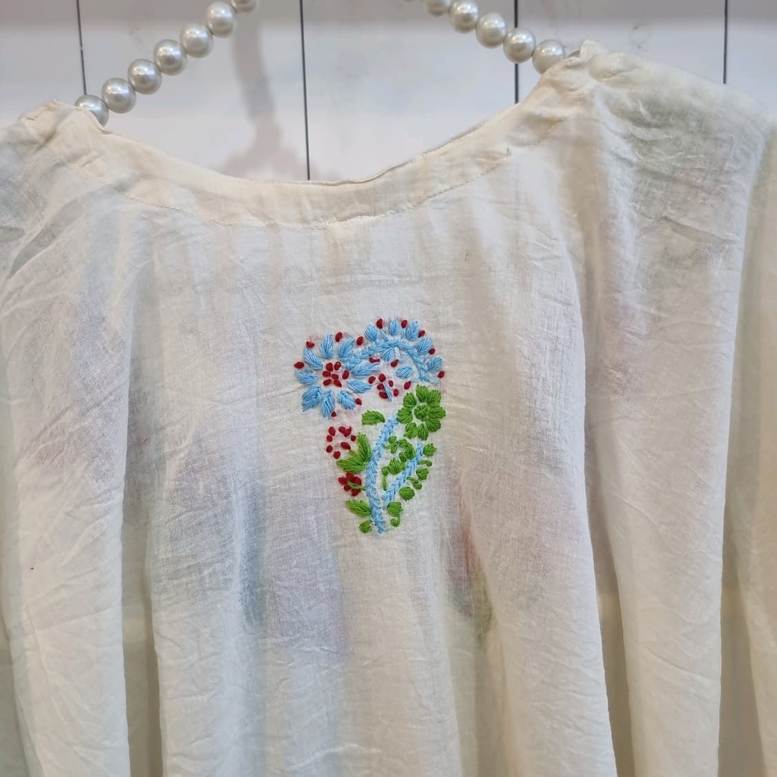 케이프형 자수 블라우스 상품이미지6