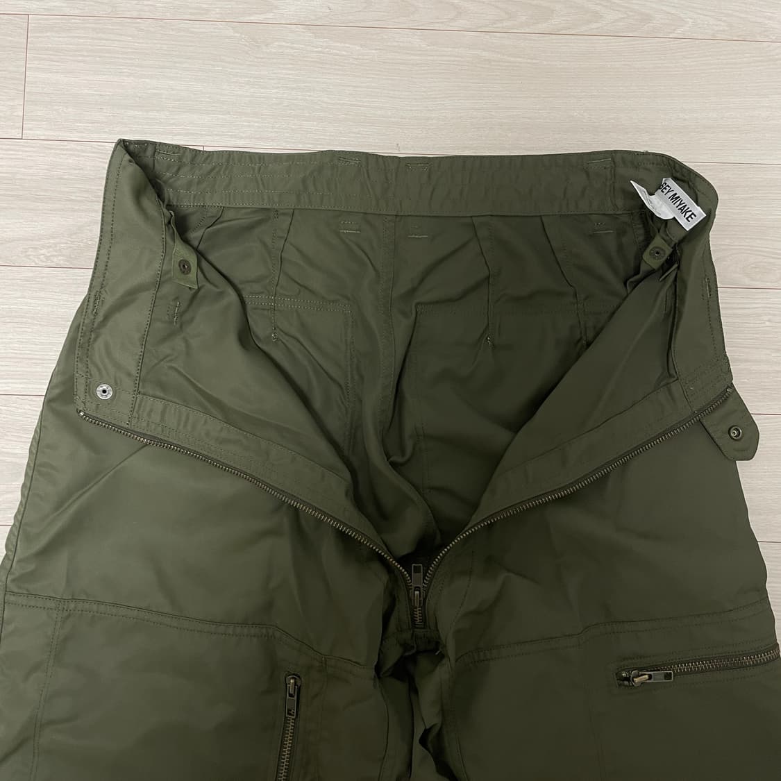 이세이미야케 파라슈트 팬츠 (레어) 상품이미지4