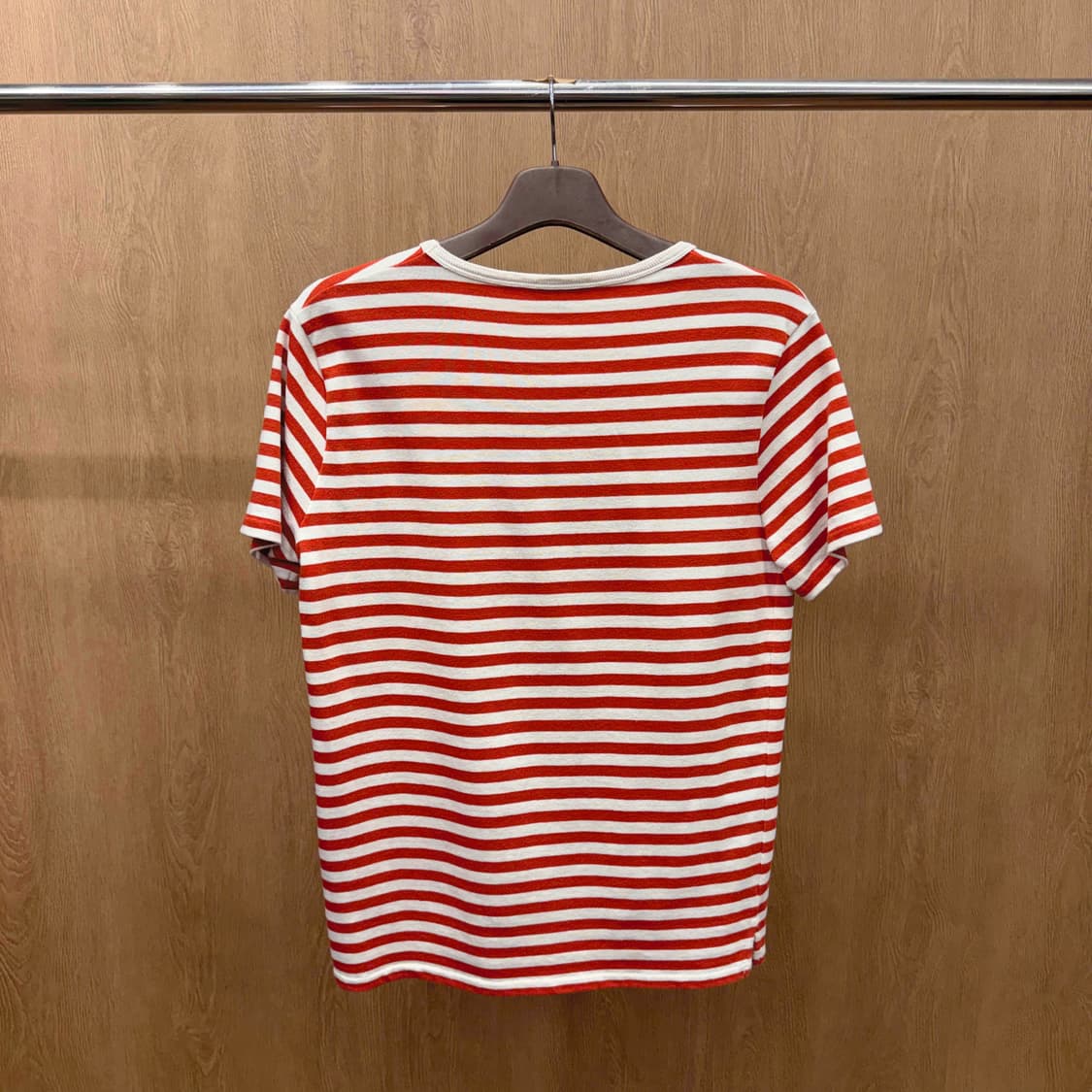 아페쎄 스트라이프 반팔 티셔츠 자수 로고 디테일 레드 화이트 상품이미지3