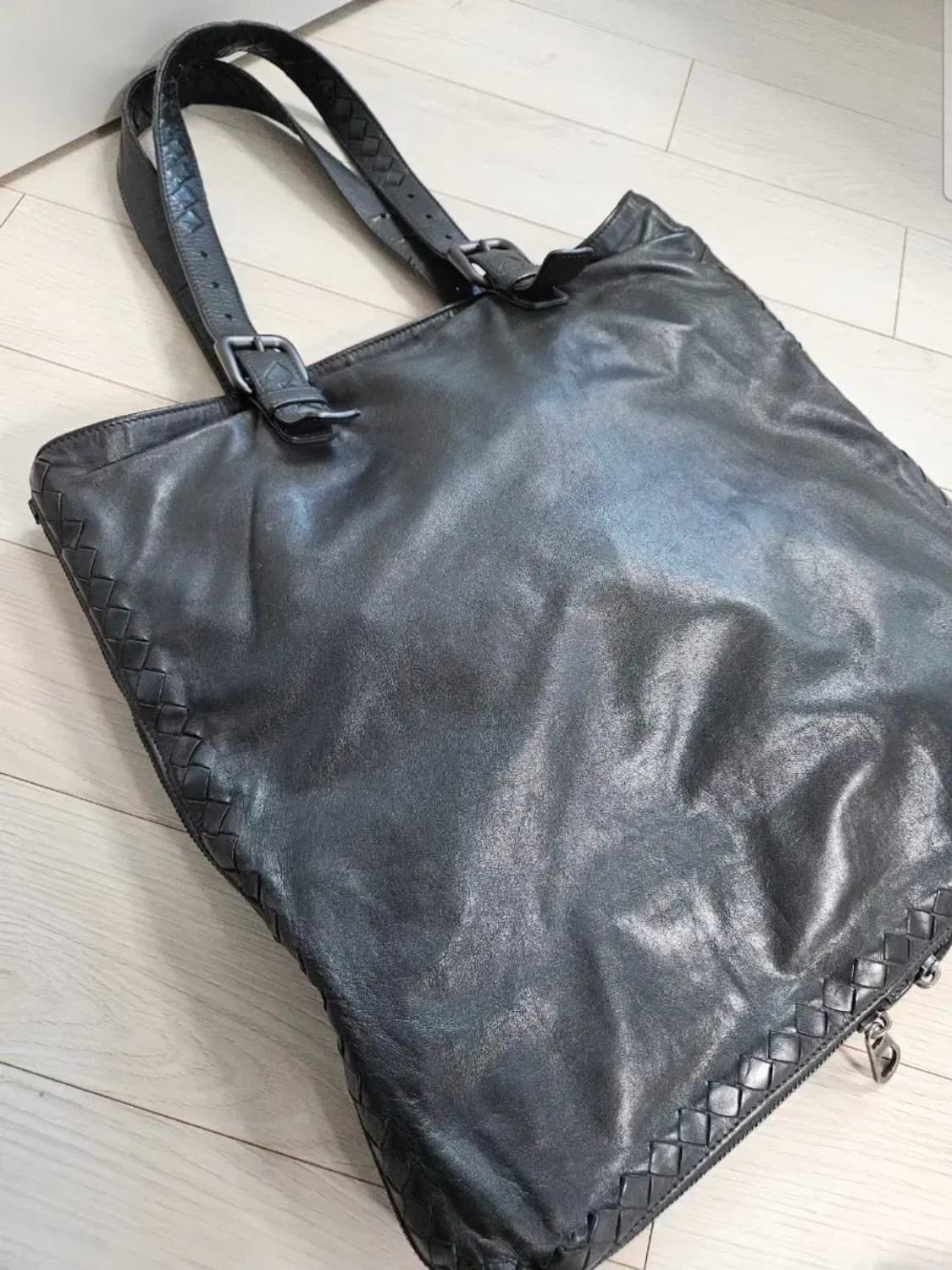 보테가베네타 양가죽 인트레치아토 버클 토트백 상품이미지3