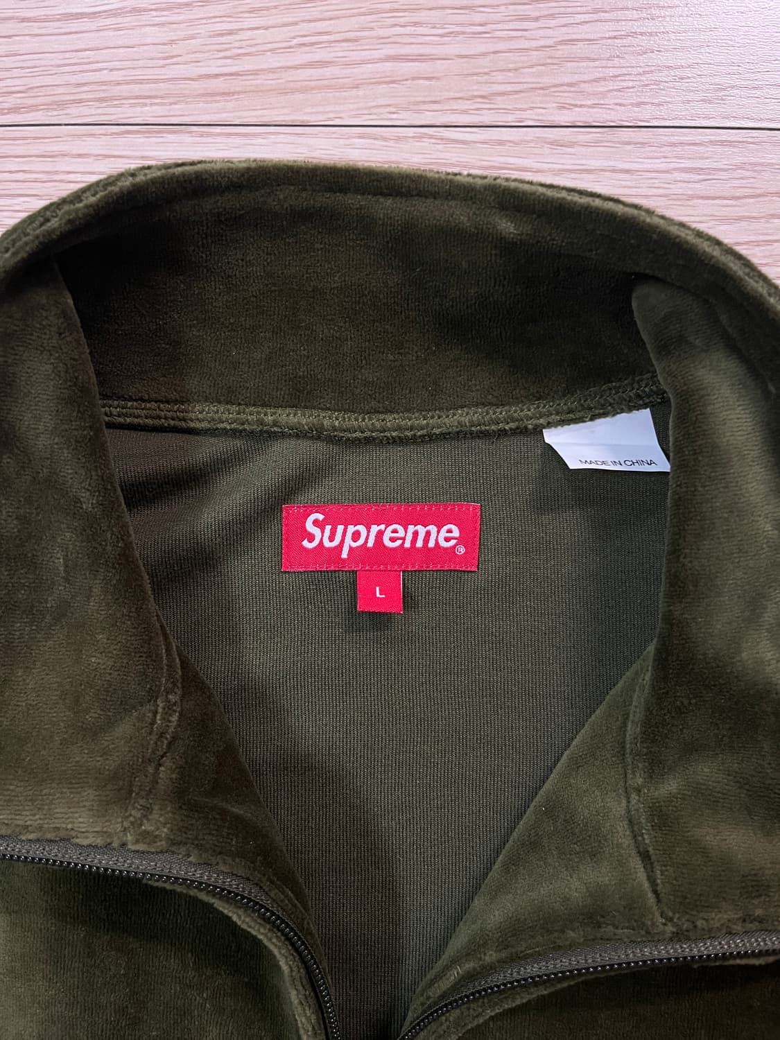 Supreme 22SS Studded Velour Track Jacket 상품이미지5