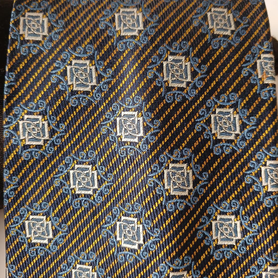 닥스 실크 네이비 패턴 넥타이 10.1cm A+등급 A19736
 상품이미지8