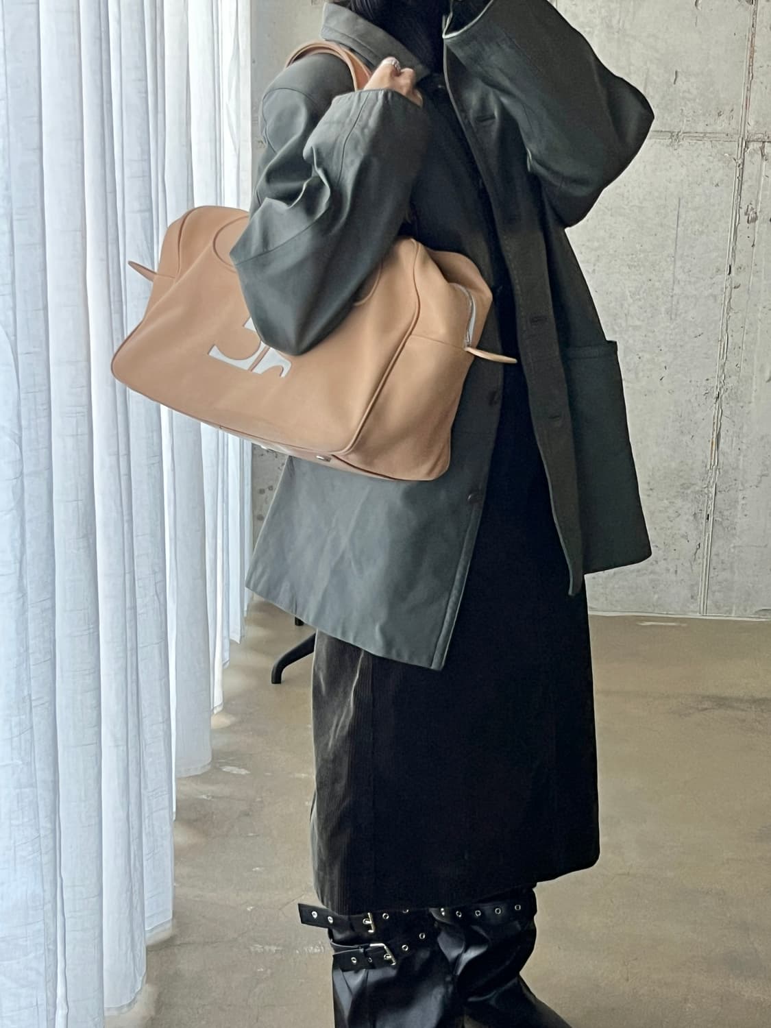 Courreges 꾸레쥬 소가죽 보스턴백  상품이미지3