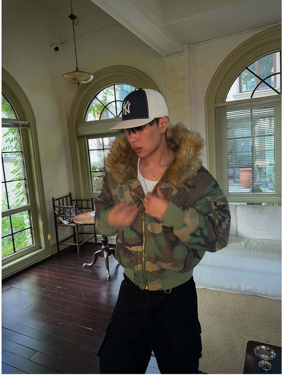 비엑세스 Double-Sided Hooded Bomber Jacket 상품이미지3