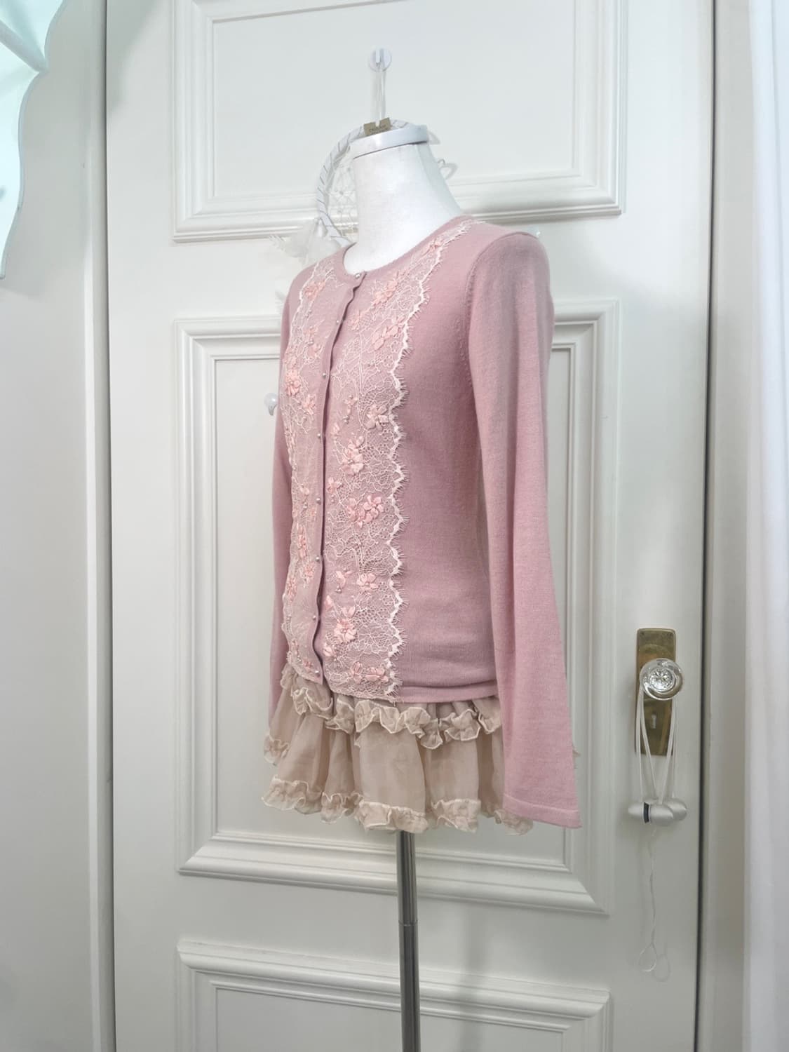 indi pink lace flower detail cardigan 상품이미지2