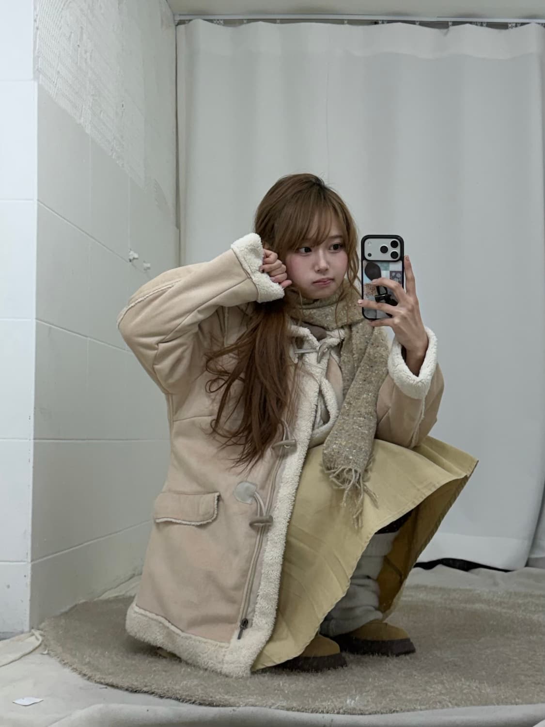 사와코 니혼진 무스탕 떡볶이 코트 베이지 코디세트 상품이미지3