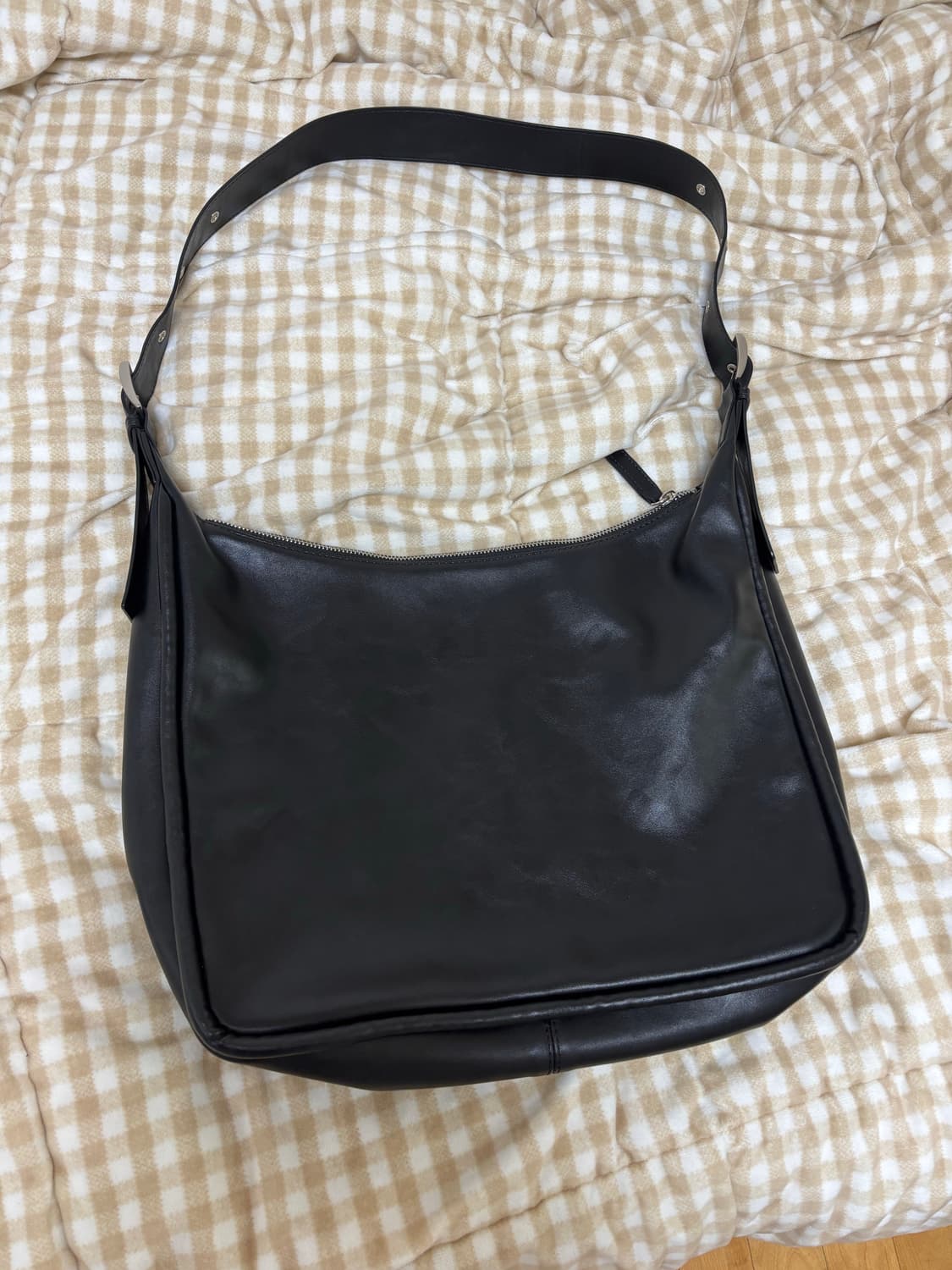 여밈 벨티드 릿지백 블랙 보부상 가방 노트북 크로스백 상품이미지3