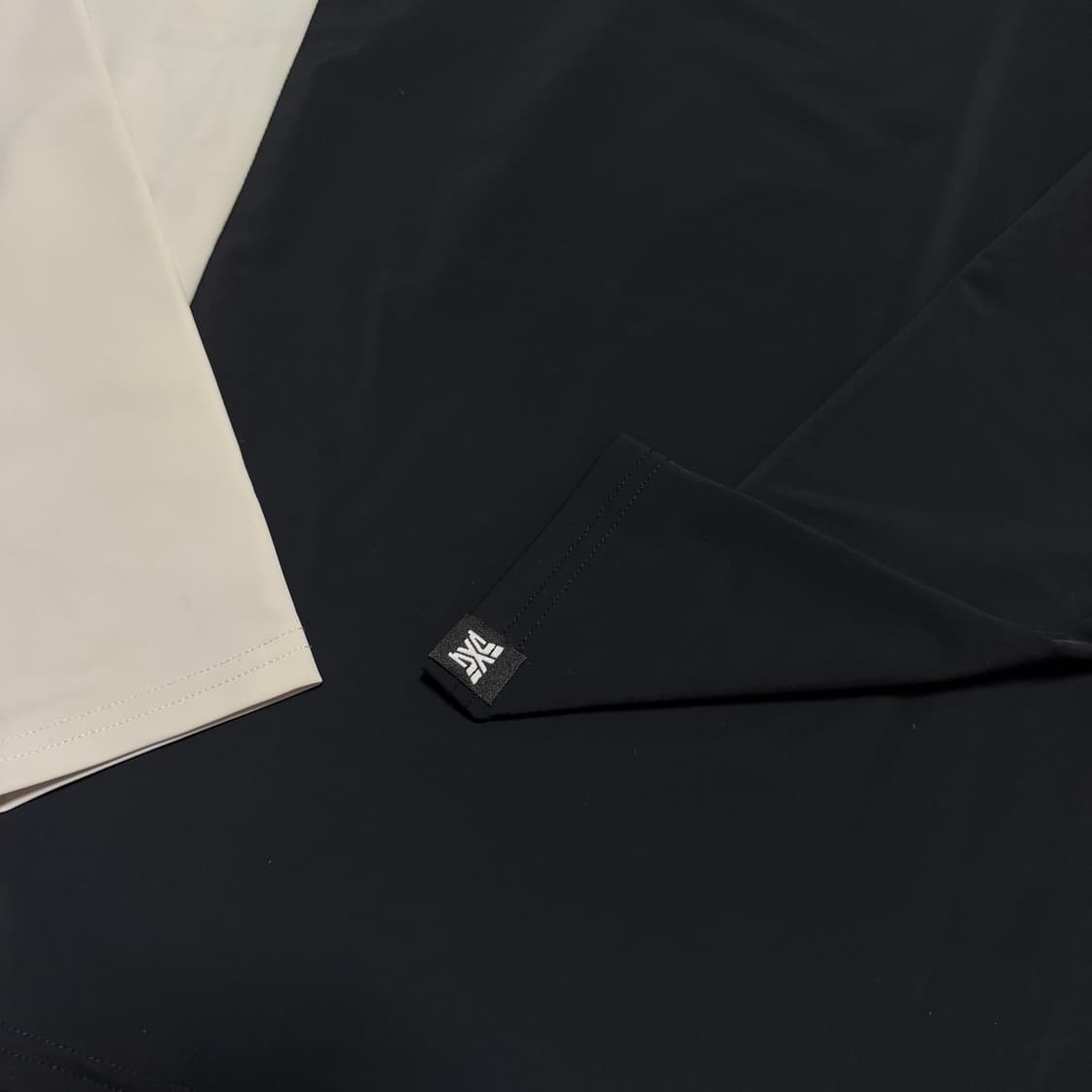 PXG 블랙 앤 화이트 긴팔 골프웨어 상품이미지3