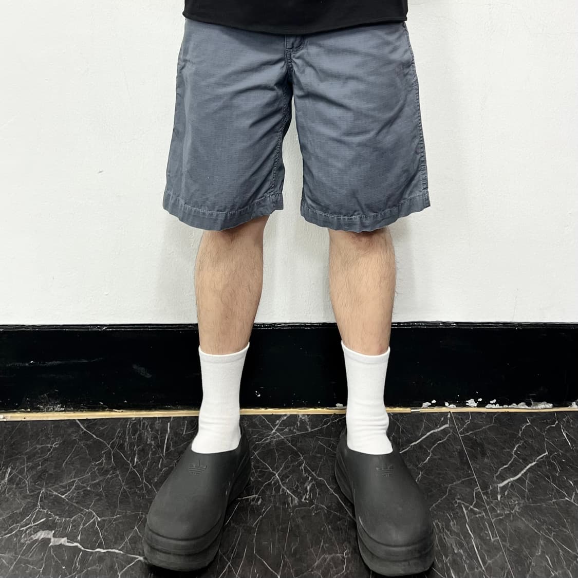 칼하트 릴렉스드 핏 카고 포켓 하프 워크 팬츠 상품이미지2