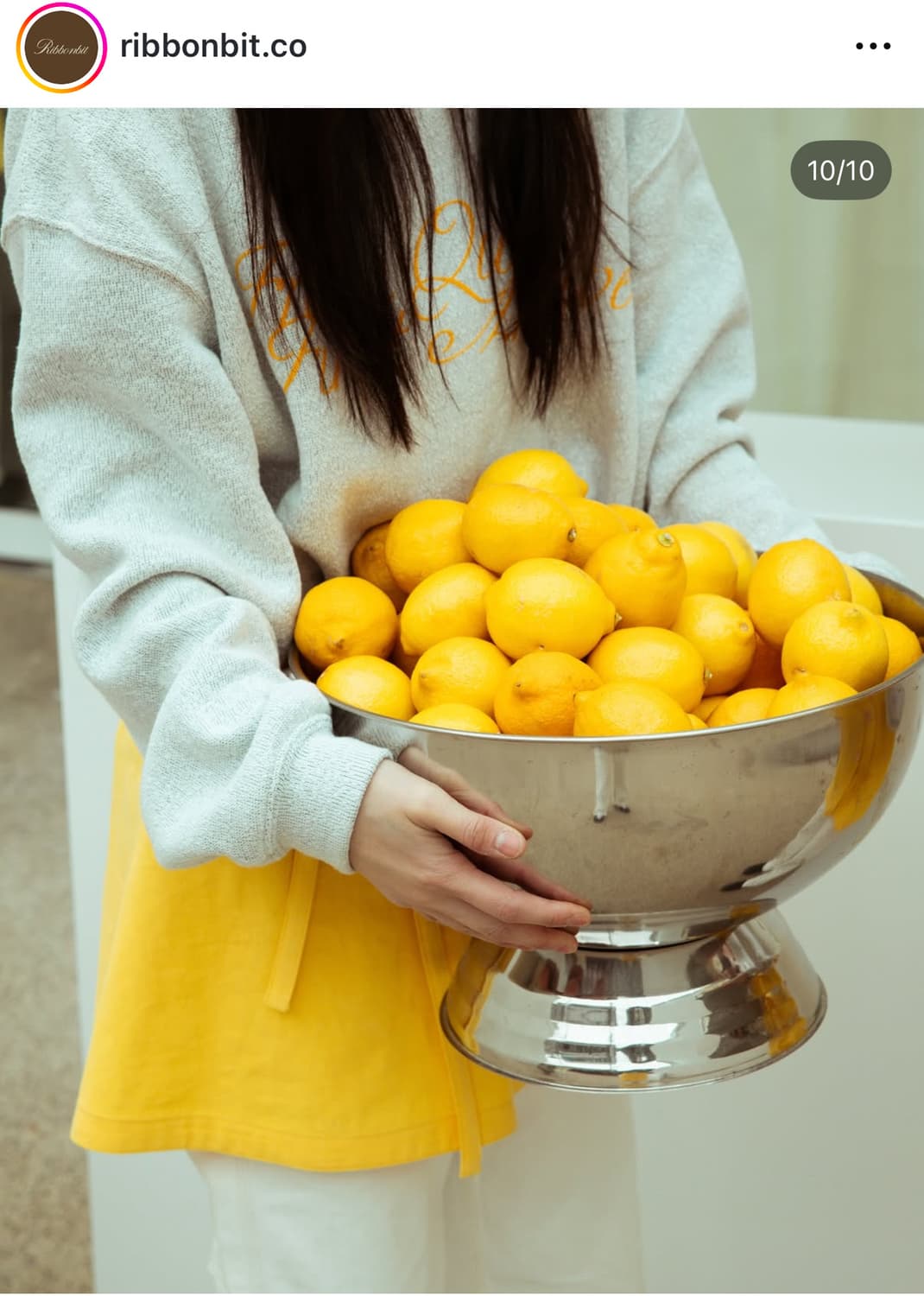 리본빛 아카이브세일 한정판 맨투맨 새상품 상품이미지1