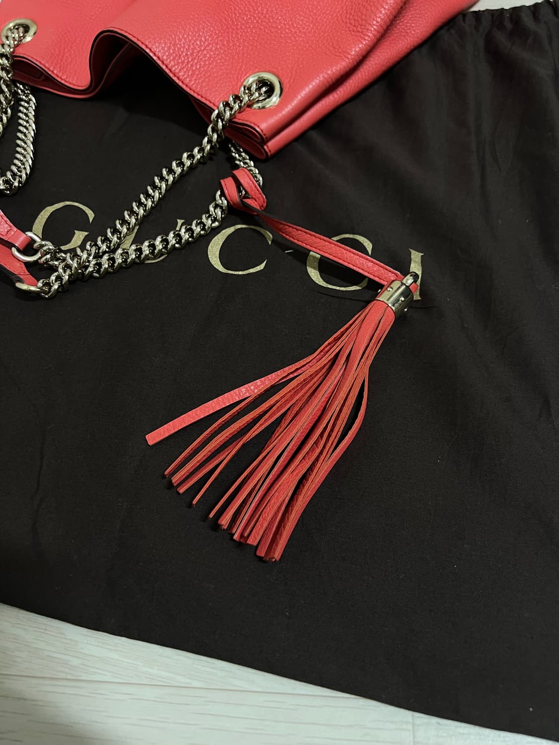 구찌 소호 테슬 체인 숄더백 상품이미지4