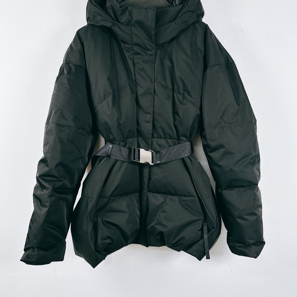 (정품/새상품) 엔폴드 여성 블랙 벨티드 구스다운 패딩 점퍼 상품이미지2