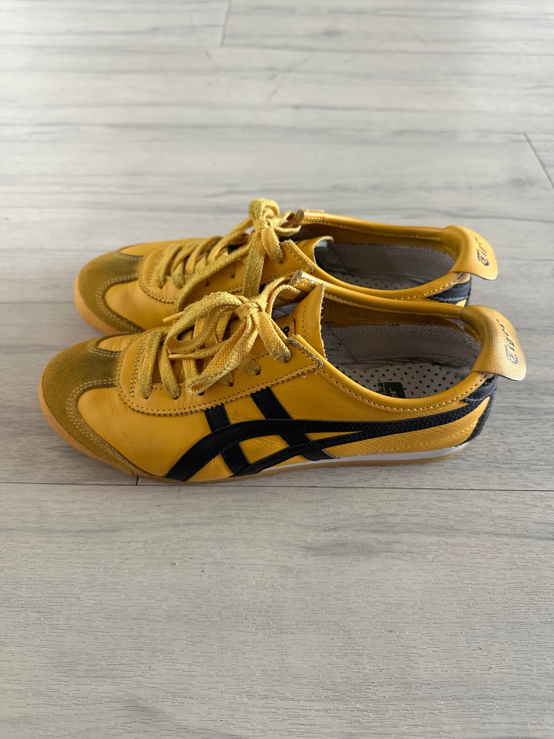 오니츠카타이거 옐로우블랙 상품이미지4