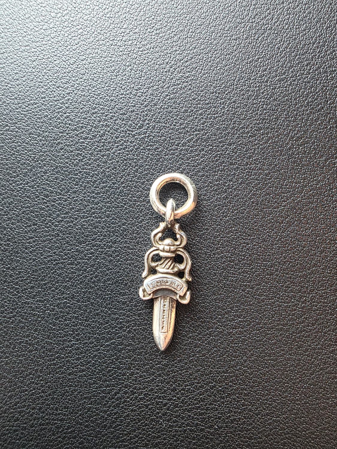 크롬하츠 5대거 펜던트 상품이미지2