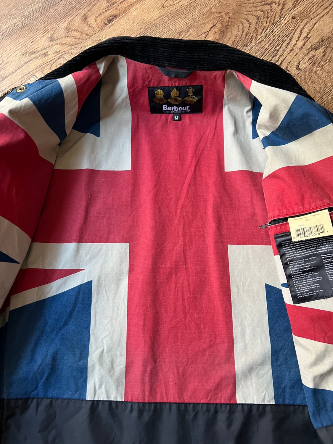 [M]Barbour 바버 인터내셔널 유니온잭 왁스 페이딩 자켓 상품이미지8