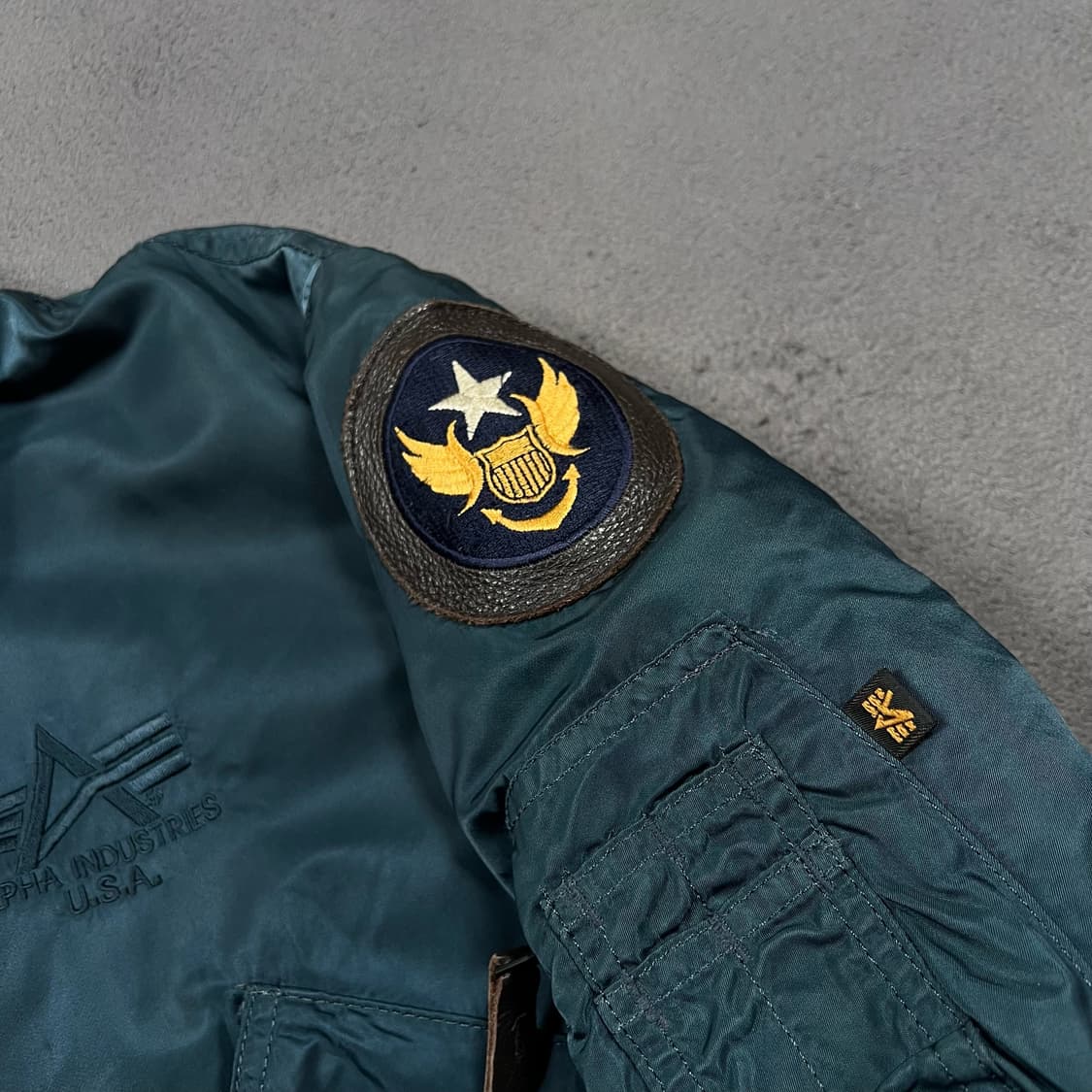 알파 인더스트리 FLT45P 패치 자켓 상품이미지4
