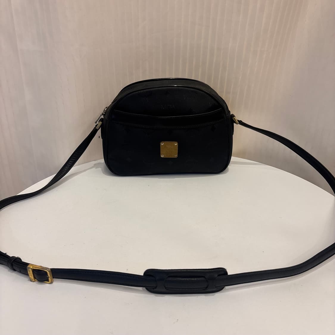 정품 MCM 블랙 크로스백     상품이미지1