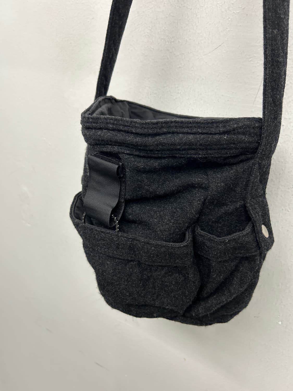 ZUCCA 쥬카 울 유틸리티 크로스백 상품이미지2