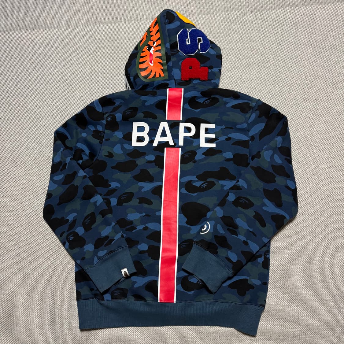 BAPE x 파리생제르망 블루 카모 샤크 후드집업 상품이미지8