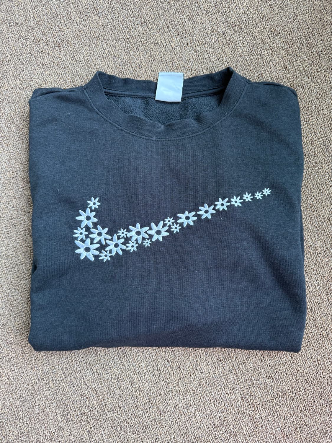 Nike Flower Long Sleeve 나이키 플라워 로고 롱 슬리브 상품이미지1