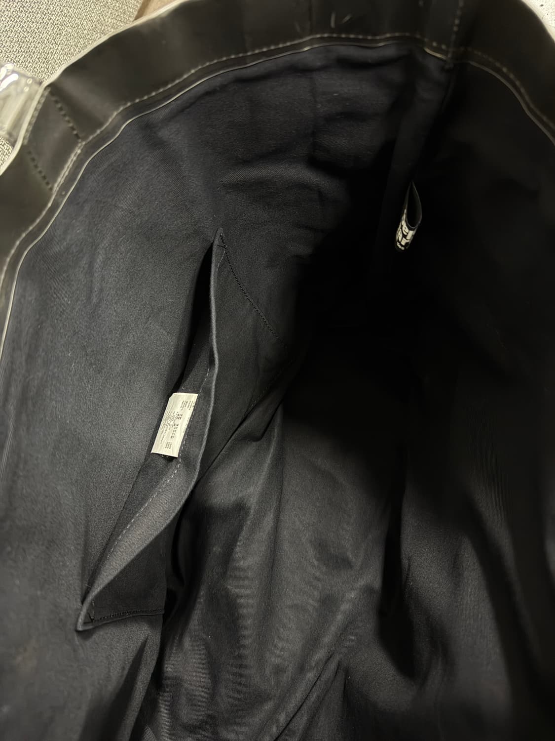 꼼데가르송 블랙마켓 pvc토트백 상품이미지4