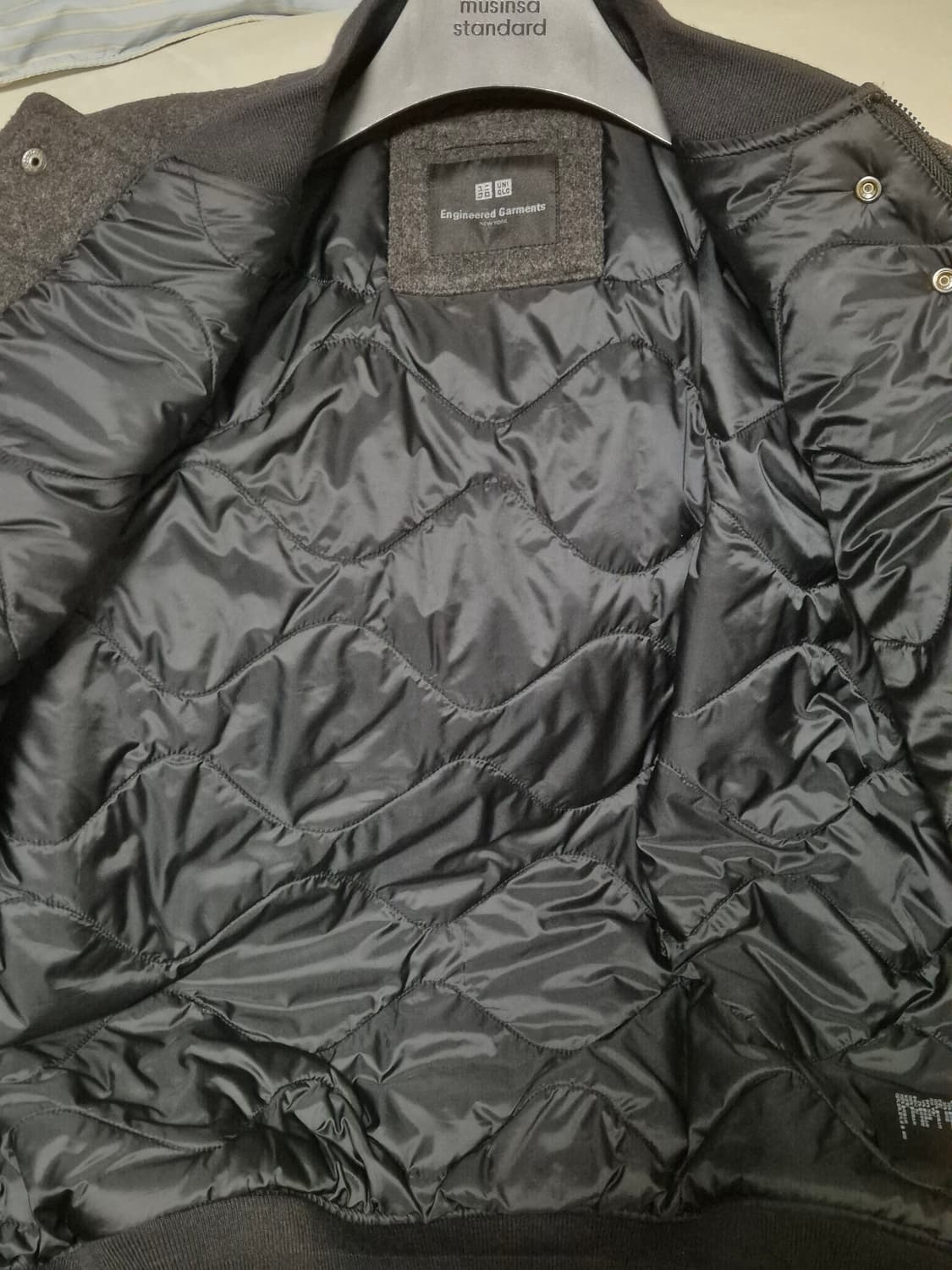 유니클로 엔지니어드가먼츠 콜라보 쇼트블루종 다크그레이 M사이즈 상품이미지4