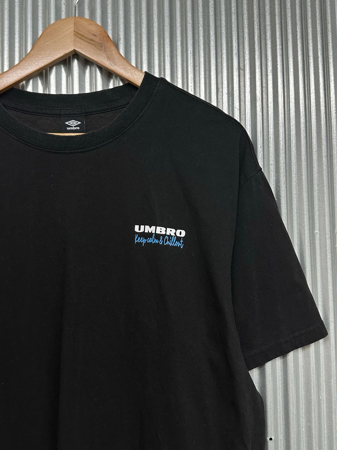 105(XL)  엄브로 로고 블랙 반팔 티셔츠 상품이미지3