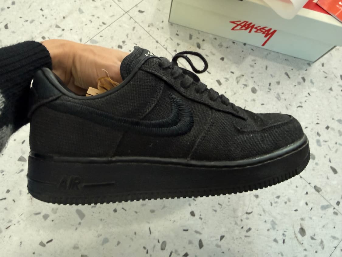 나이키X스투시 에어포스1 트리플블랙 상품이미지2