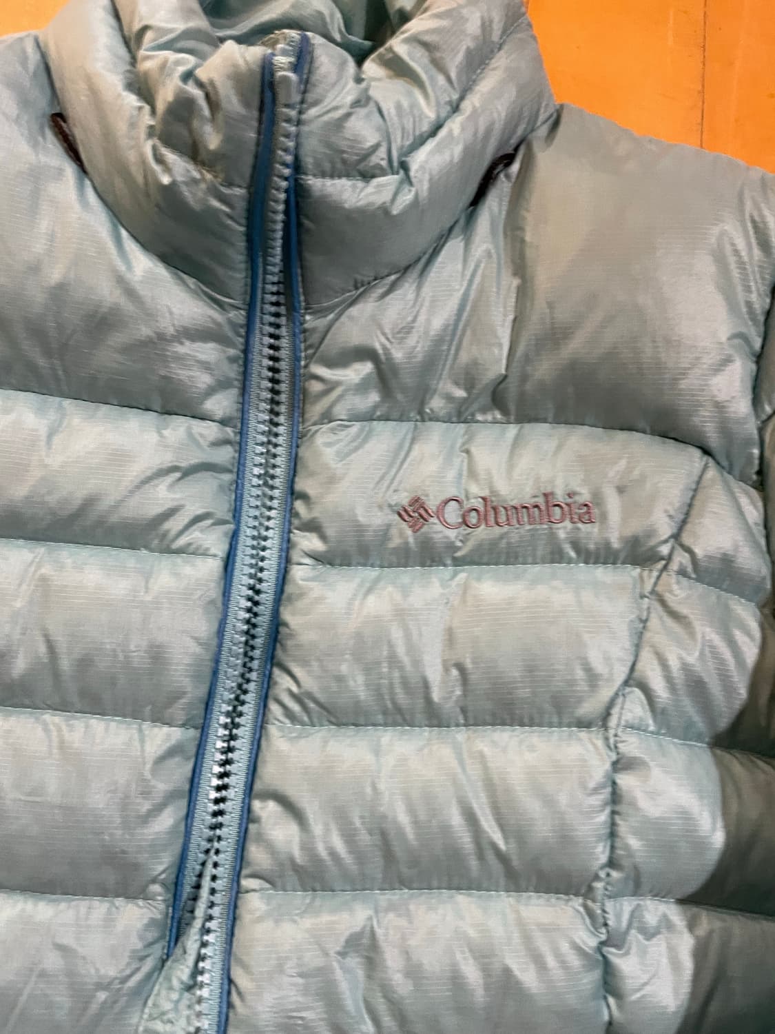 콜롬비아 경량패딩 하늘색 스카이블루 구스다운 상품이미지3