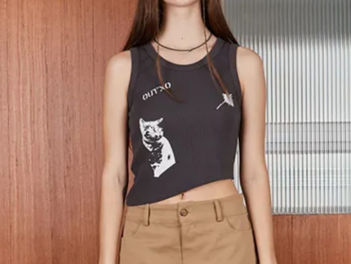 아웃엑소 OUTXO 고양이 프린팅 민소매 탑 상품이미지1