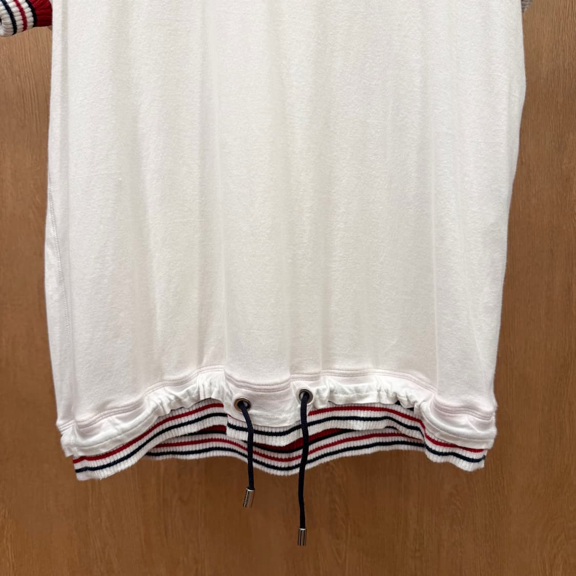 돌체앤가바나 후드 반팔 티셔츠 스트라이프 포인트 밑단 스트링 화이트 상품이미지5