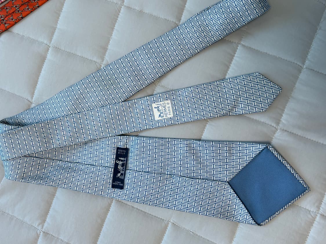 에르메스(HERMÈS) 실크 넥타이 5303 TA (블루 H패턴) 상품이미지2