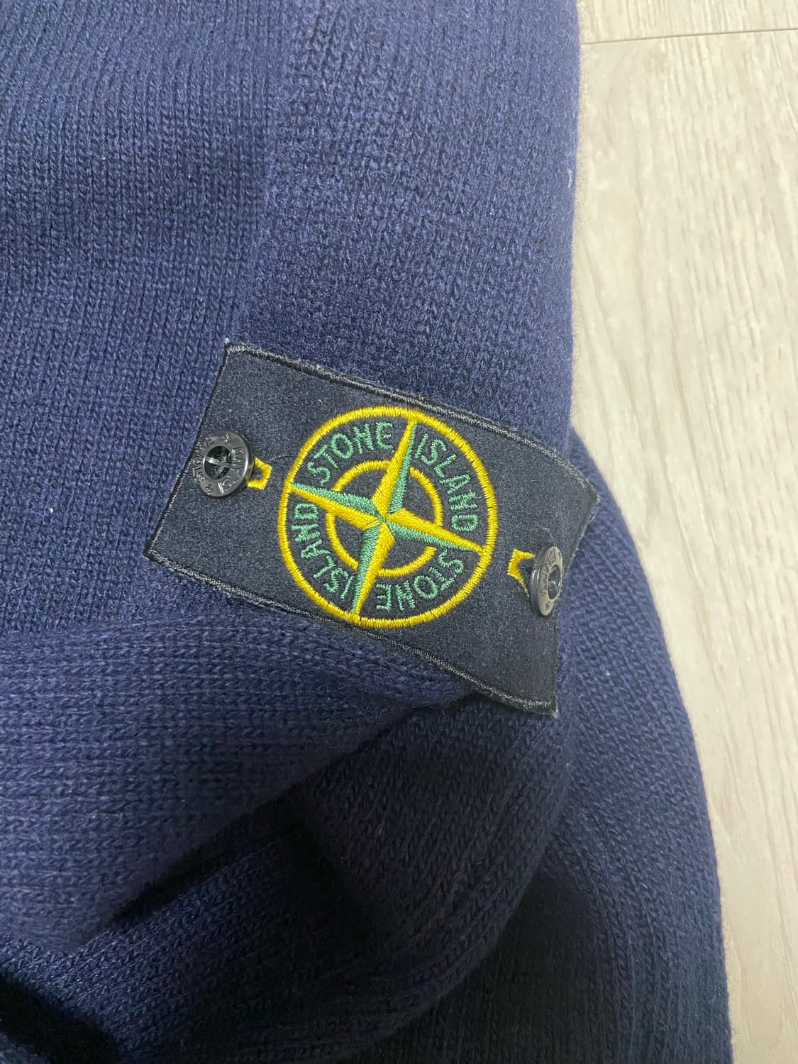 스톤아일랜드 반집업 니트 상품이미지2