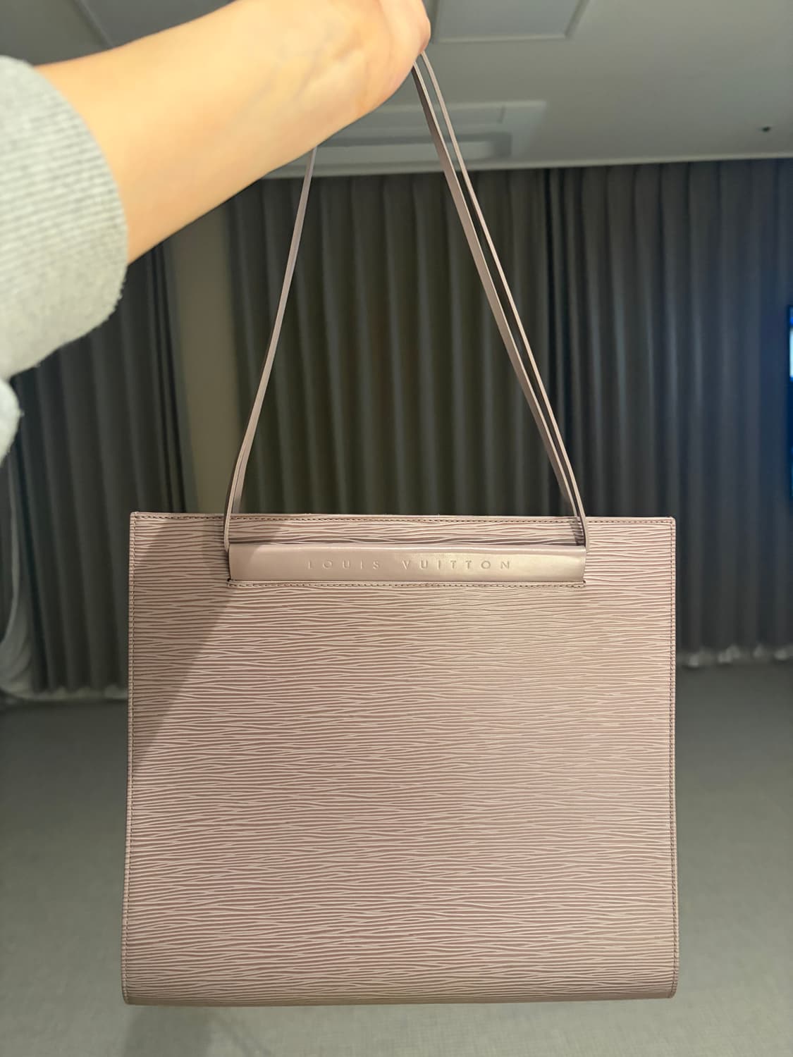 루이비통 에삐 숄더백 상품이미지4