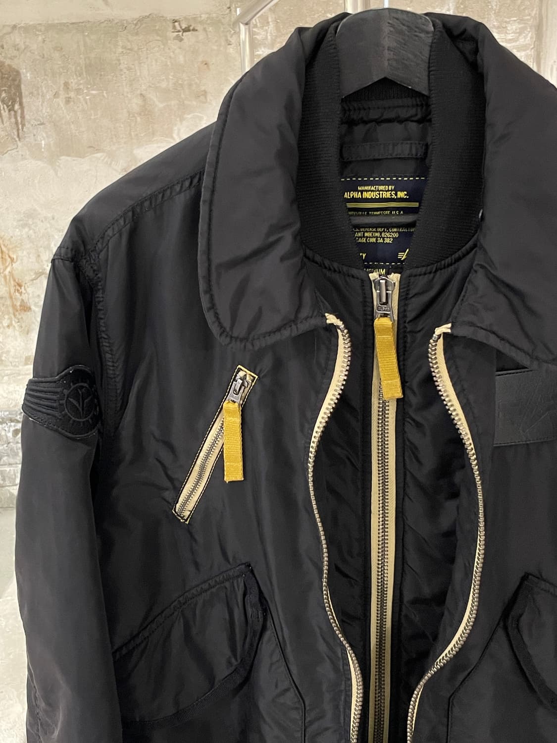 알파 인더스트리 블랙 더블 집 나일론 봄버 자켓 상품이미지2
