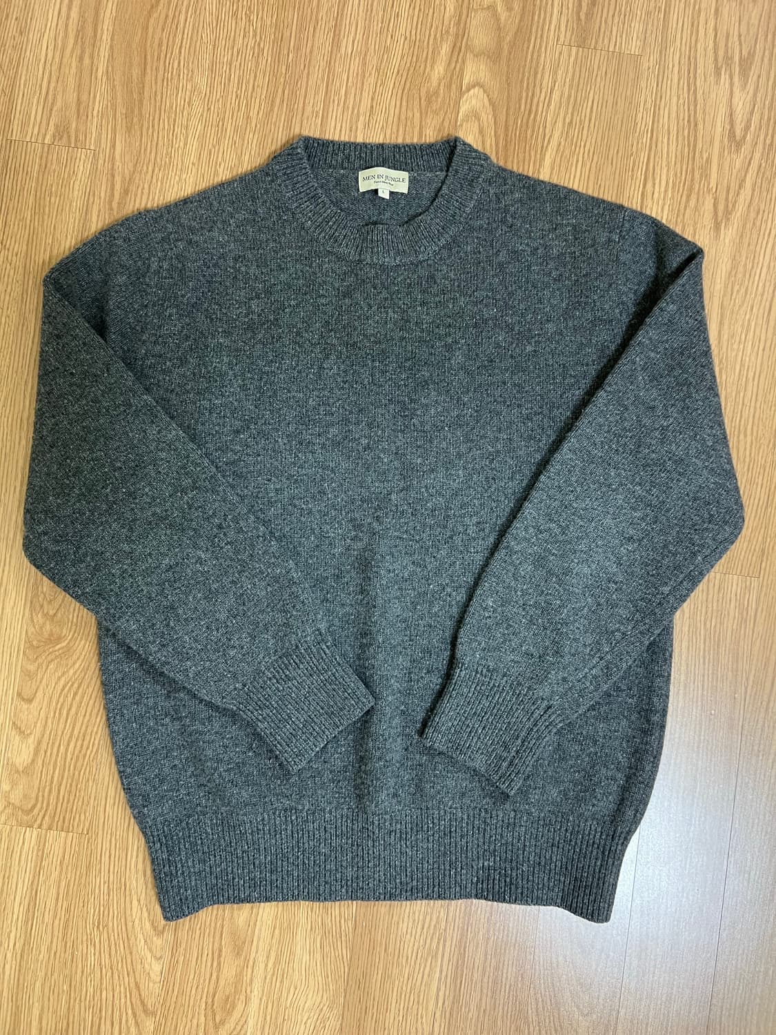 맨인정글 니트 L사이즈 상품이미지1