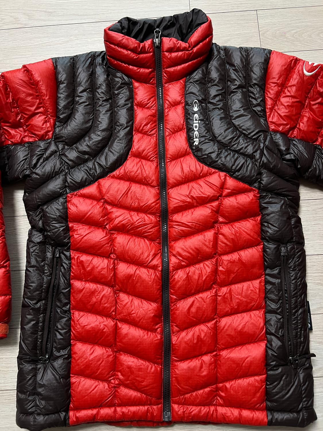 아이더 800필 퍼텍스 경량 패딩 거의 새것(M) 상품이미지2