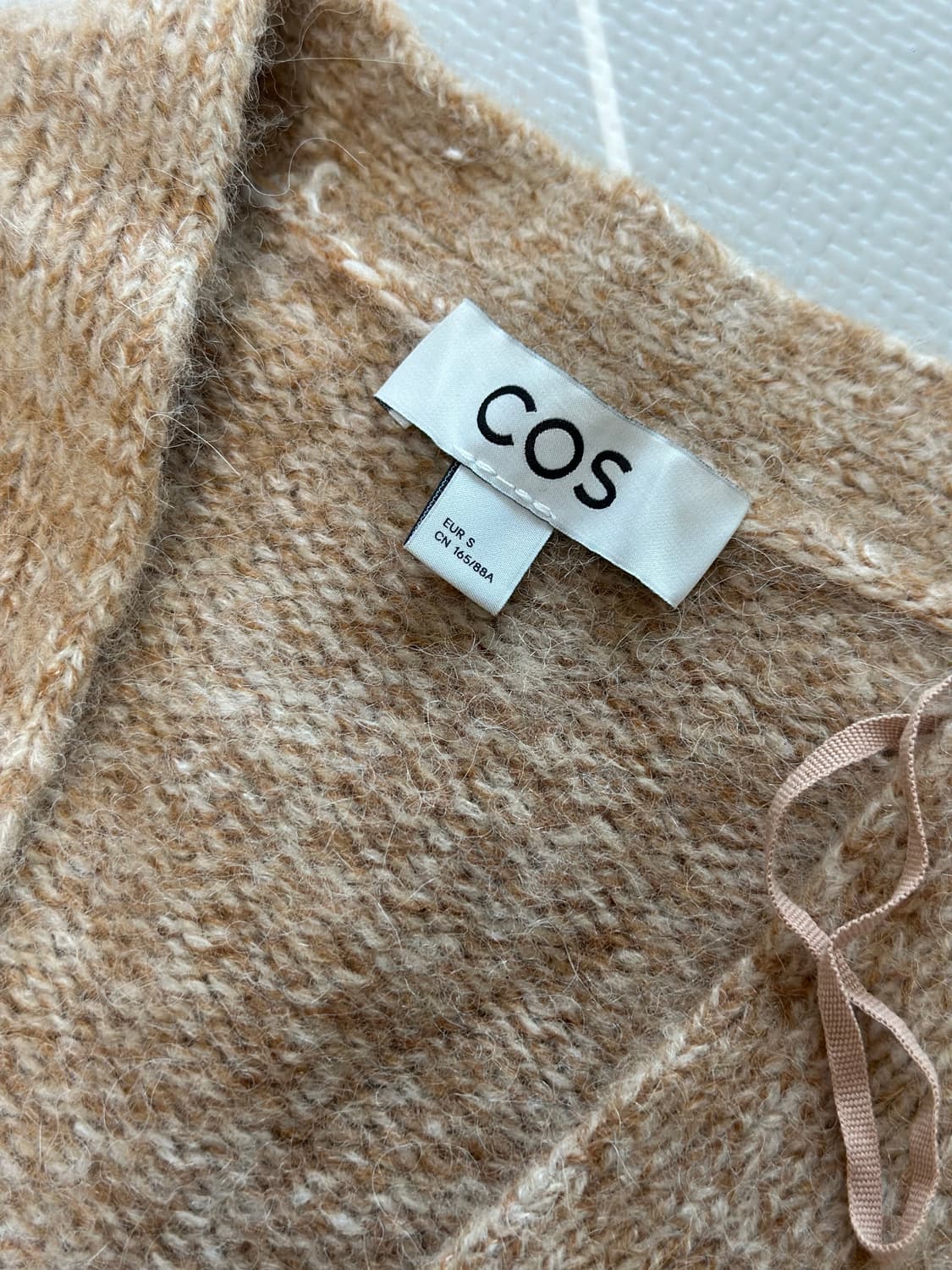 COS 브이넥 가디건 베이지 S 상품이미지4