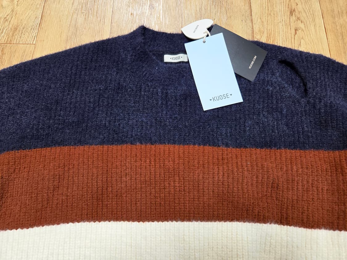 쿠오세(KUOSE) 컷아웃 스트라이프 니트 프리사이즈 새상품 상품이미지2