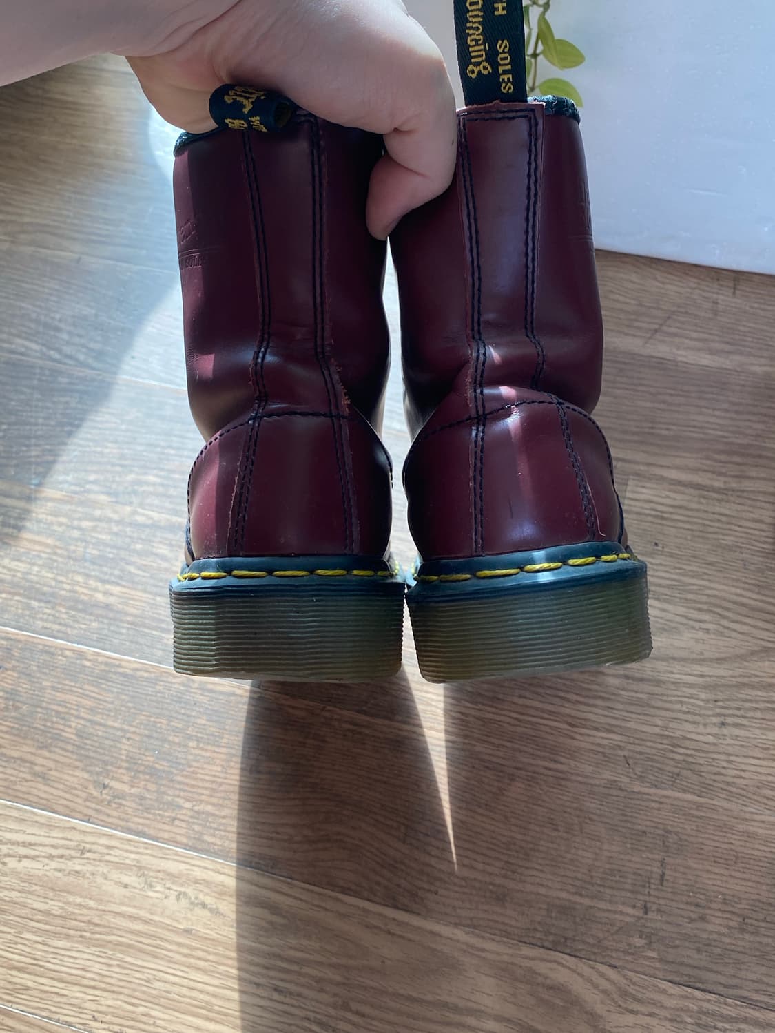 닥터마틴 체리레드 부츠 상품이미지3