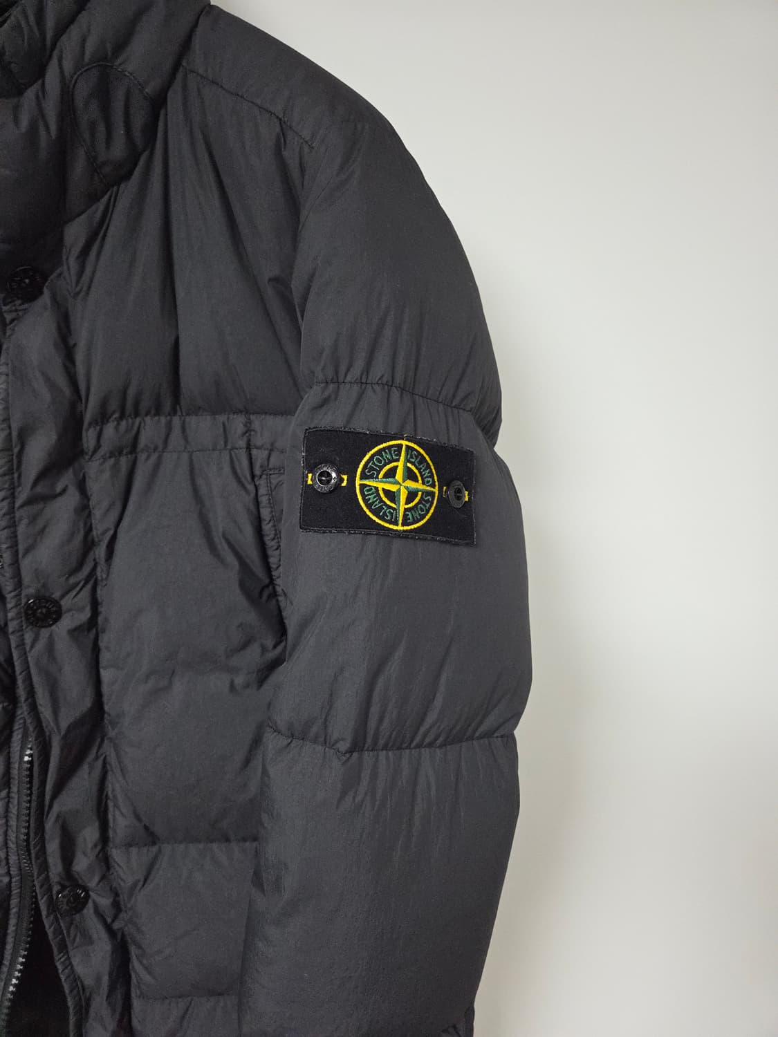 스톤아일랜드 20fw 크링클랩스 논후드 패딩 다크그레이(차콜) M 상품이미지3