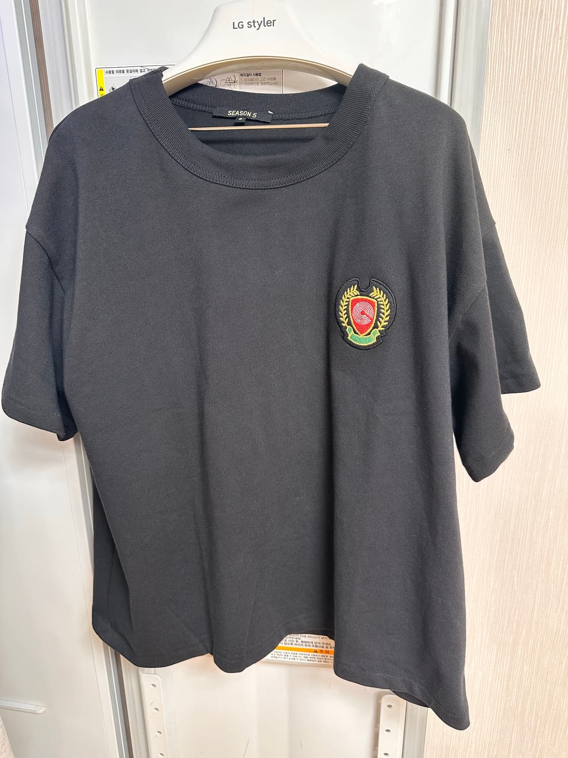 이지 시즌 5 crest logo 티 상품이미지1