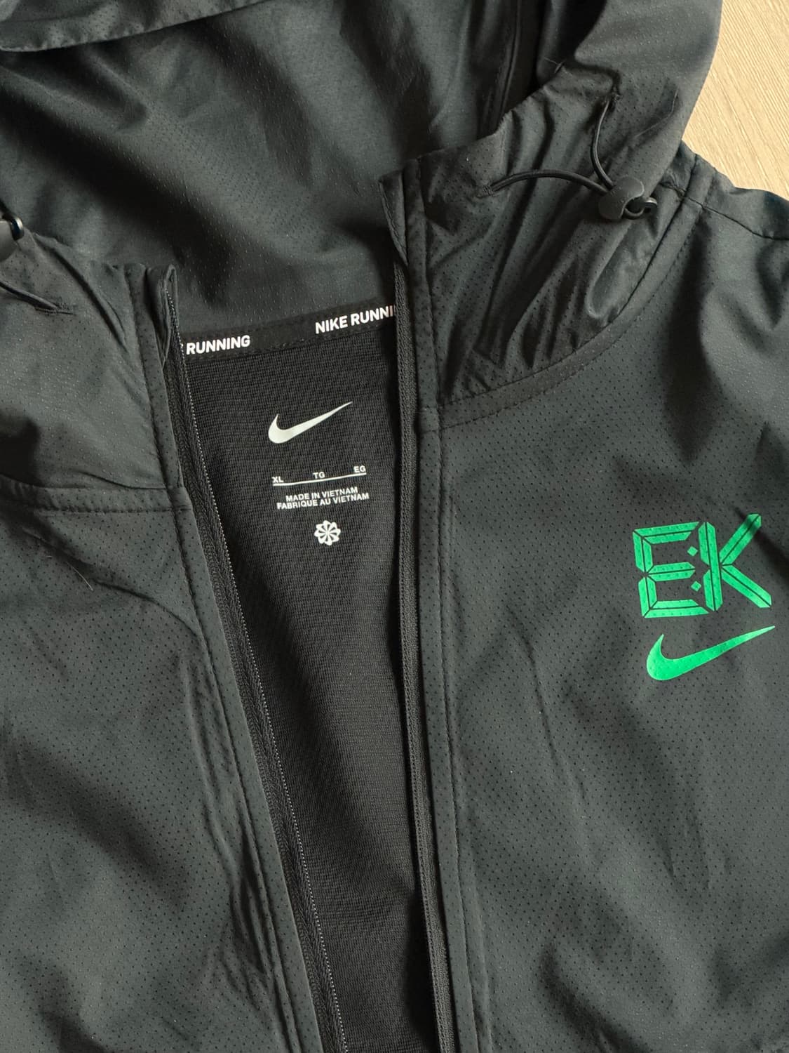 나이키 러닝 바람막이 XL 상품이미지3