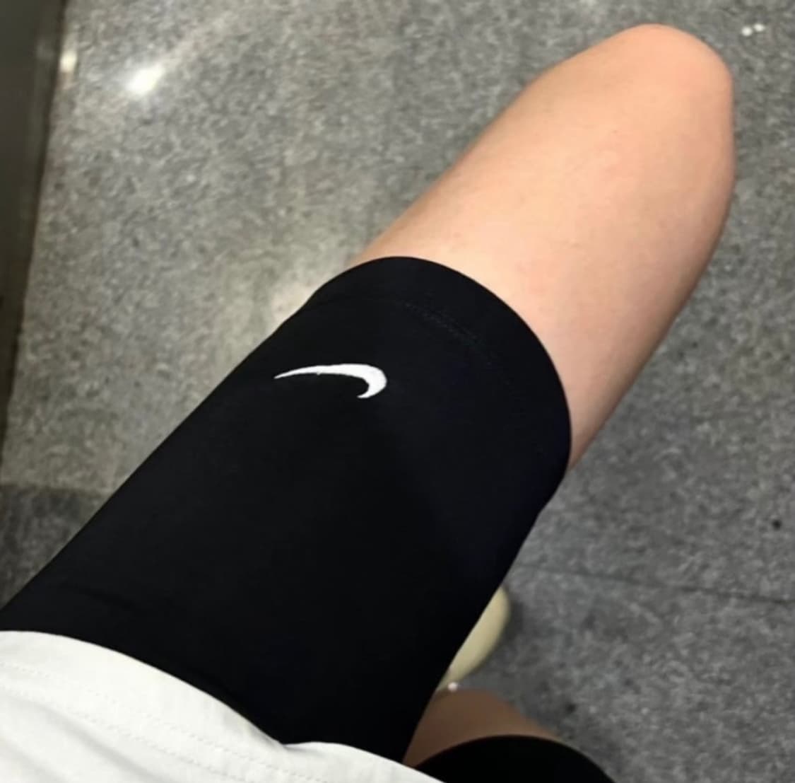 (W) 나이키 에센셜 미드 라이즈 바이크 쇼츠 블랙 상품이미지6