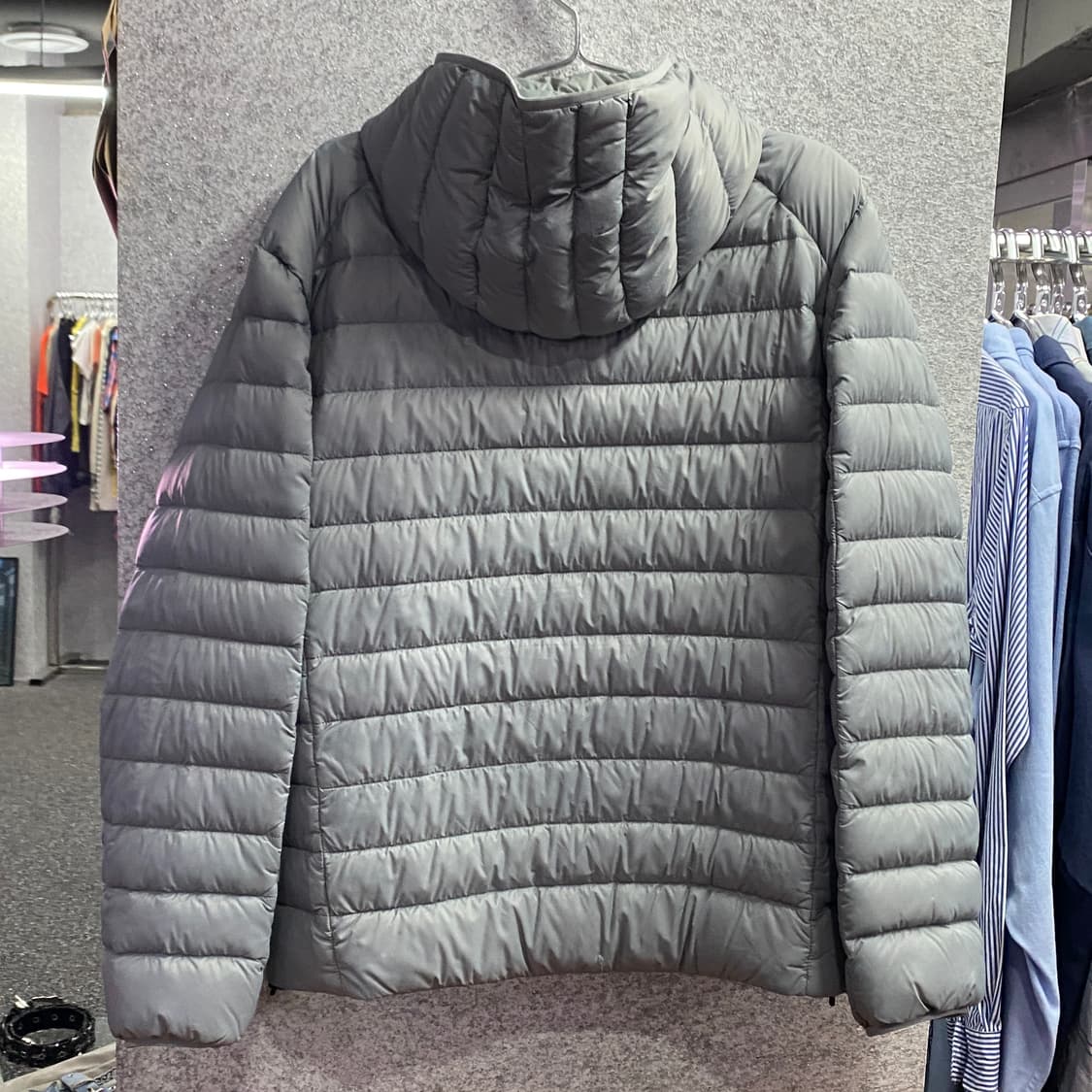 무신사 스탠다드 라이트웨이트 구스다운 경량패딩 B3899 상품이미지4