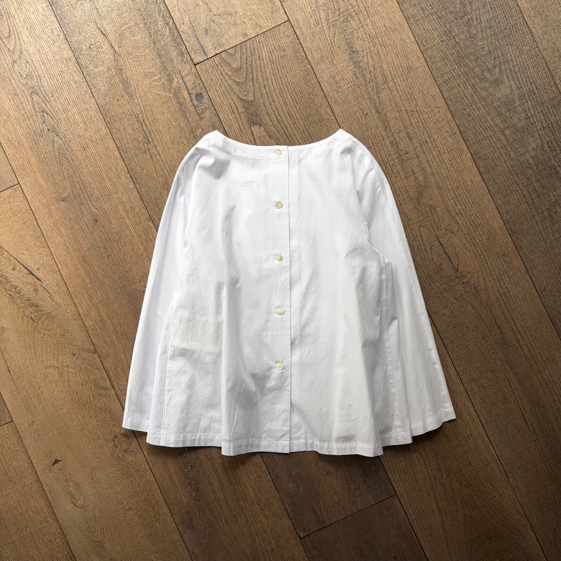 Ruffle Motif Flare Blouse 상품이미지7