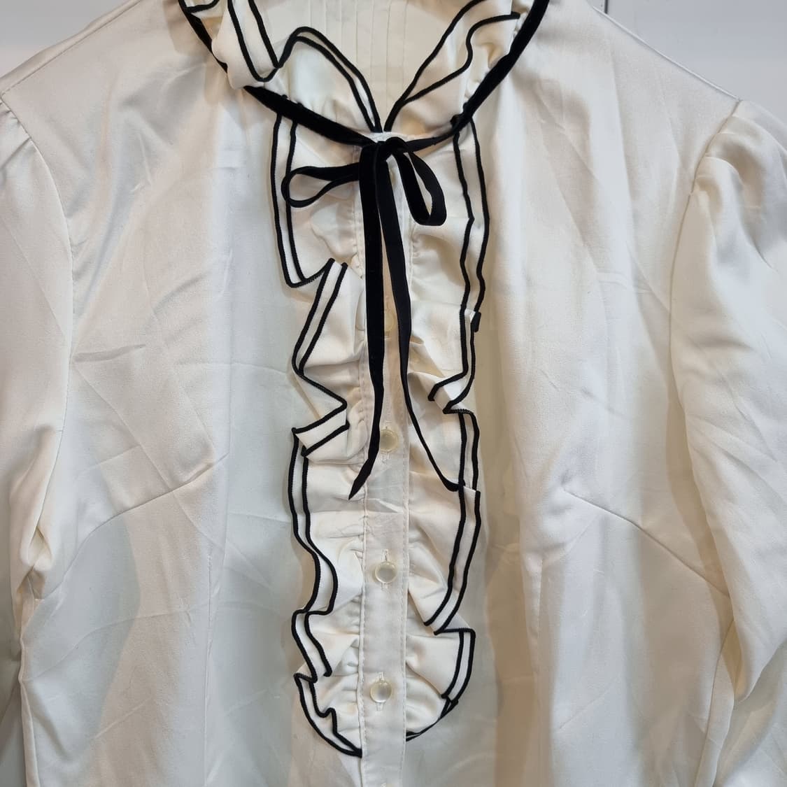 프릴 리본 블라우스 상품이미지3